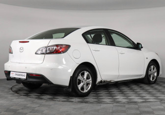 Подержанный автомобиль Mazda 3 Sedan 2012 года (5 фото)
