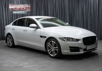 Подержанный автомобиль Jaguar XE 2016 года (2 фото)