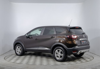 Подержанный автомобиль Renault Kaptur 2019 года (7 фото)