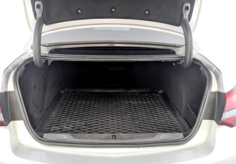 Подержанный автомобиль Opel Astra Sedan 2014 года (10 фото)