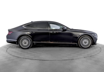 Подержанный автомобиль Genesis G80 2021 года (4 фото)