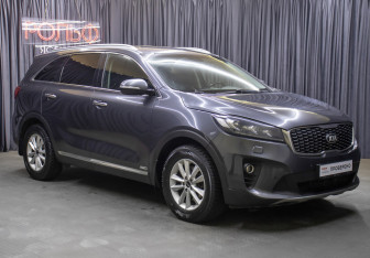Подержанный автомобиль Kia Sorento 2018 года (3 фото)