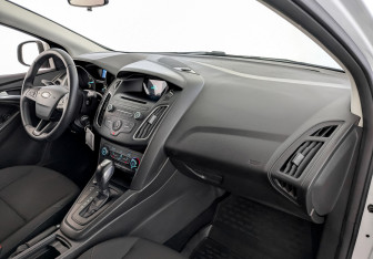 Подержанный автомобиль Ford Focus Hatchback 2018 года (11 фото)