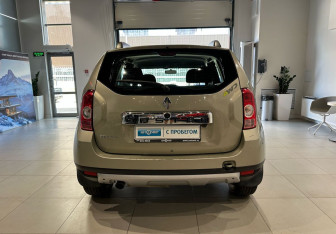 Подержанный автомобиль Renault Duster 2013 года (5 фото)