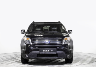 Подержанный автомобиль Ford Explorer 2012 года (2 фото)
