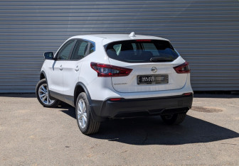 Подержанный автомобиль Nissan Qashqai 2021 года (24 фото)