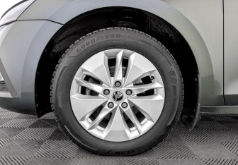 Подержанный автомобиль Skoda Octavia Liftback 2021 года (18 фото)