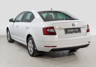 Подержанный автомобиль Skoda Octavia Liftback 2020 года (7 фото)