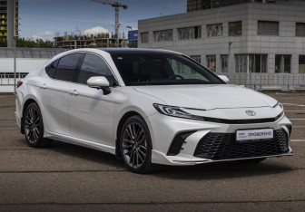Подержанный автомобиль Toyota Camry Sedan 2024 года (3 фото)