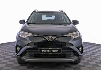 Подержанный автомобиль Toyota RAV4 2018 года (2 фото)