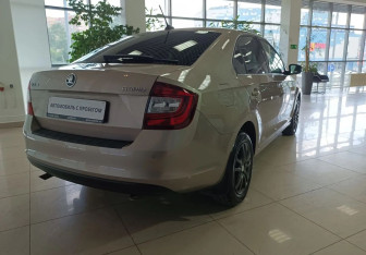Подержанный автомобиль Skoda Rapid Liftback 2018 года (5 фото)