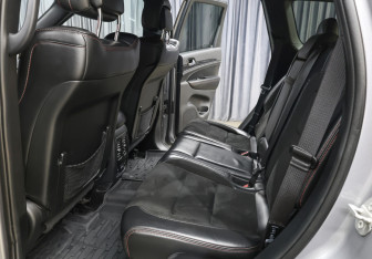 Подержанный автомобиль Jeep Grand Cherokee 2018 года (13 фото)
