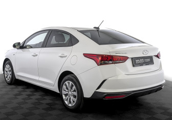 Подержанный автомобиль Hyundai Solaris Sedan 2021 года (7 фото)