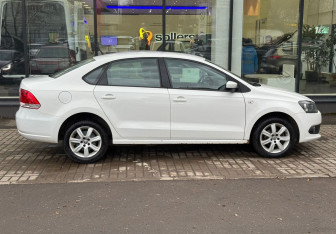 Подержанный автомобиль Volkswagen Polo Sedan 2013 года (4 фото)