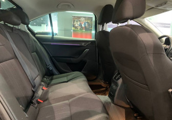 Подержанный автомобиль Skoda Octavia Liftback 2020 года (12 фото)