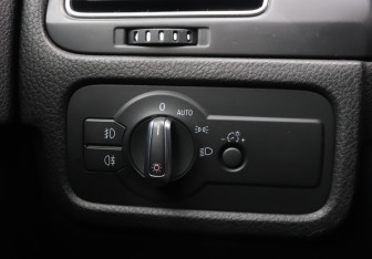 Подержанный автомобиль Volkswagen Touareg 2013 года (22 фото)