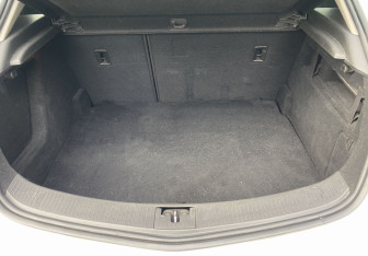 Подержанный автомобиль Opel Astra Hatchback 2014 года (12 фото)