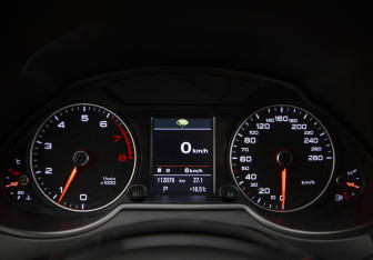 Подержанный автомобиль Audi Q5 2013 года (10 фото)