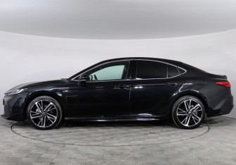 Подержанный автомобиль Toyota Camry Sedan 2024 года (8 фото)