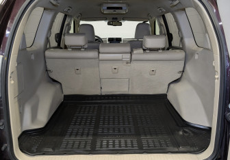 Подержанный автомобиль Toyota Land Cruiser Prado 2011 года (10 фото)
