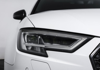 Подержанный автомобиль Audi RS 3 Sedan 2019 года (26 фото)