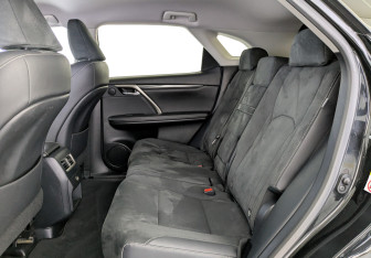 Подержанный автомобиль Lexus RX 2017 года (18 фото)