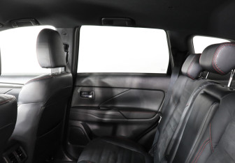 Подержанный автомобиль Mitsubishi Outlander 2021 года (10 фото)