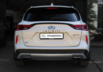 Подержанный автомобиль Infiniti QX50 2018 года (5 фото)