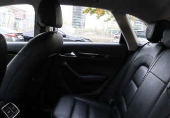 Подержанный автомобиль Audi Q3 2014 года (10 фото)