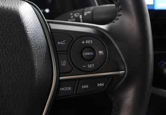 Подержанный автомобиль Toyota Camry Sedan 2023 года (18 фото)
