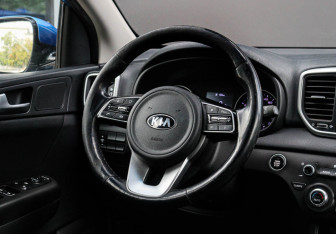 Подержанный автомобиль Kia Sportage 2019 года (11 фото)