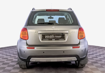 Подержанный автомобиль Suzuki SX4 Hatchback 2013 года (6 фото)