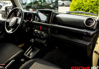 Подержанный автомобиль Suzuki Jimny 2020 года (7 фото)