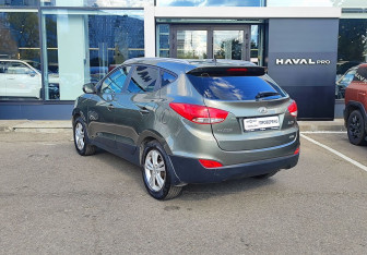 Подержанный автомобиль Hyundai ix35 2010 года (7 фото)
