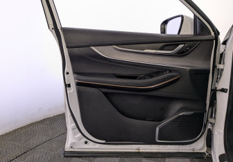 Подержанный автомобиль Exeed LX 2022 года (19 фото)