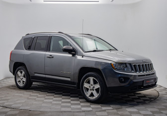 Подержанный автомобиль Jeep Compass 2011 года (7 фото)