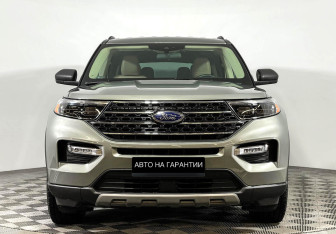 Подержанный автомобиль Ford Explorer 2020 года (2 фото)