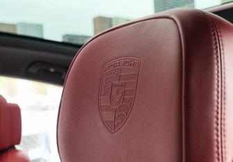 Подержанный автомобиль Porsche Cayenne 2020 года (20 фото)