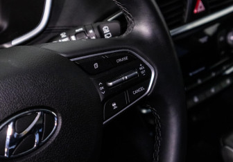 Подержанный автомобиль Hyundai Santa Fe 2019 года (10 фото)