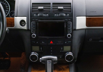 Подержанный автомобиль Volkswagen Touareg 2008 года (14 фото)