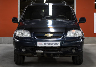 Подержанный автомобиль Chevrolet Niva 2012 года (2 фото)