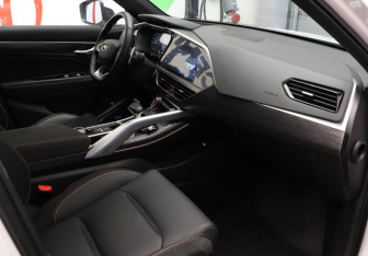 Подержанный автомобиль Geely Tugella 2023 года (24 фото)