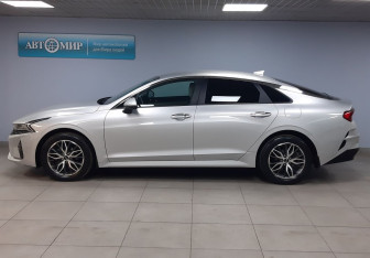 Подержанный автомобиль Kia K5 2020 года (8 фото)