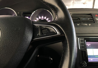 Подержанный автомобиль Skoda Yeti 2015 года (16 фото)