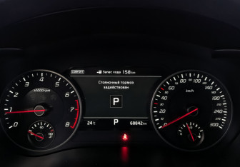 Подержанный автомобиль Kia Stinger 2018 года (16 фото)