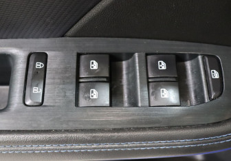 Подержанный автомобиль Chevrolet Monza 2023 года (11 фото)