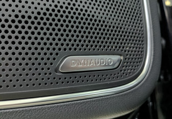 Подержанный автомобиль Hongqi H5 2024 года (28 фото)