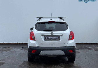 Подержанный автомобиль Opel Mokka 2013 года (7 фото)