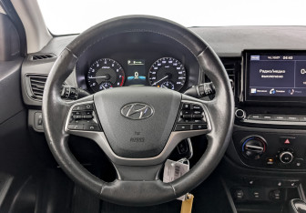 Подержанный автомобиль Hyundai Solaris Sedan 2021 года (21 фото)