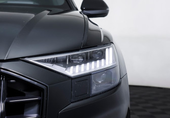 Подержанный автомобиль Audi SQ8 2019 года (29 фото)